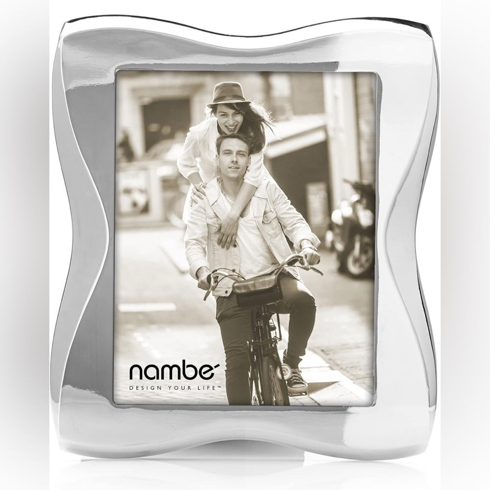 Nambe Bella Frame - 4x6 Silver Frame, Designed by Steve Cozzolino, Chrome Plate - Picture 4 of 15
